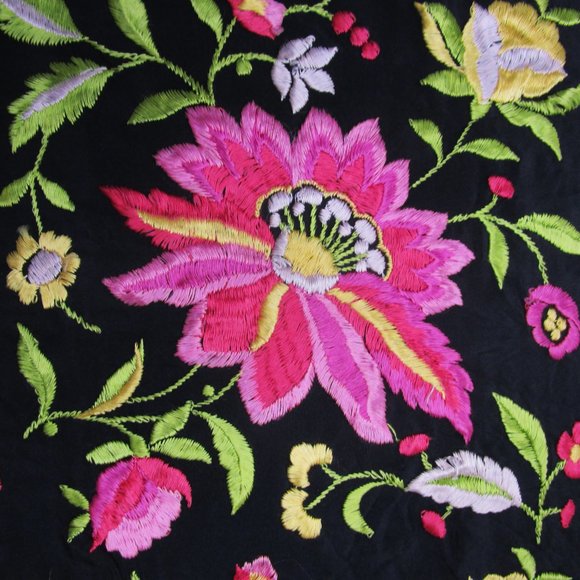 1920s Knotted Fringe Silk Shawl Piano Scarf Black Fuchsia Pink Flowers - Picture 6 of 10